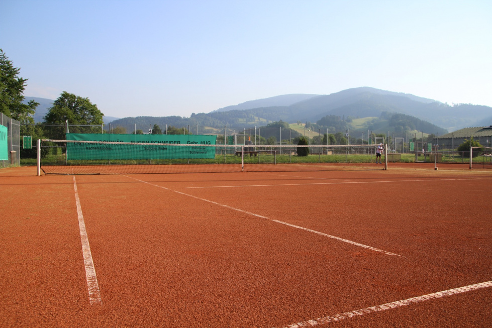 Tennis-Tagescamp für Kinder & Erwachsene